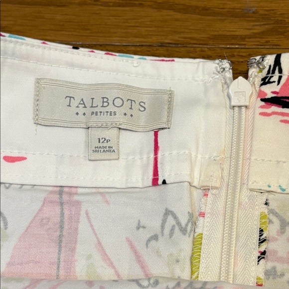 Talbots | White Sailing Patterned Pencil Skirt Size Petite 12 Large Sail Boat - Picture 2 of 4